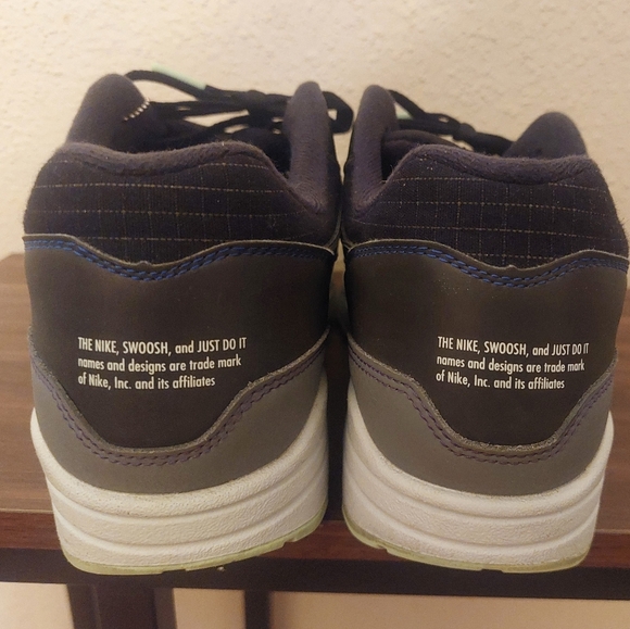 Mens Nike Air Max 1 Future Swoosh Pack size 11 gently used. In Good condition - Picture 4 of 9